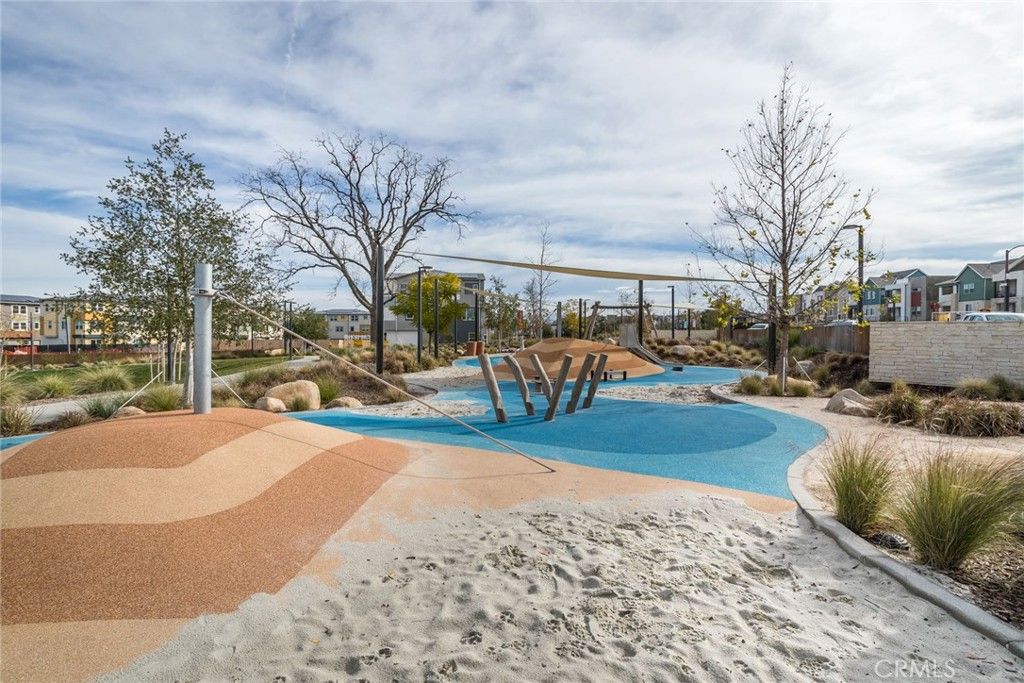 Image 68 of property listing at 27562 Sparrow Court, Valencia, CA 91381