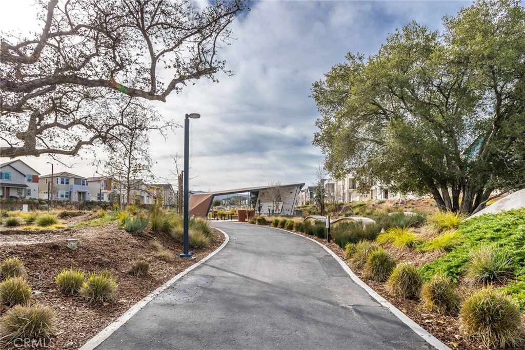 Image 71 of property listing at 27562 Sparrow Court, Valencia, CA 91381
