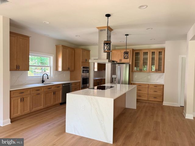218 BIRDIE RD, Locust Grove, VA 22508