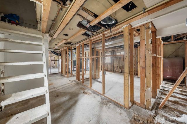 86 S fulton Street S, Woodbridge Proper, NJ 07095