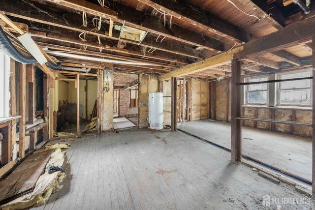 86 S fulton Street S, Woodbridge Proper, NJ 07095