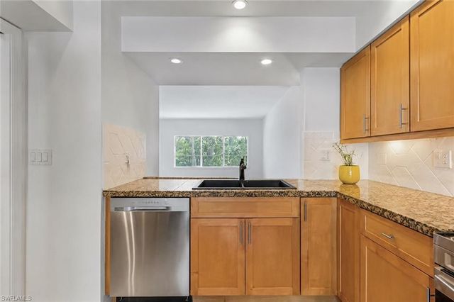 322 Sugar Pine LN 322, Naples, FL 34108