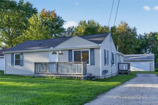 5465 Raymond Avenue, Burton, MI 48509