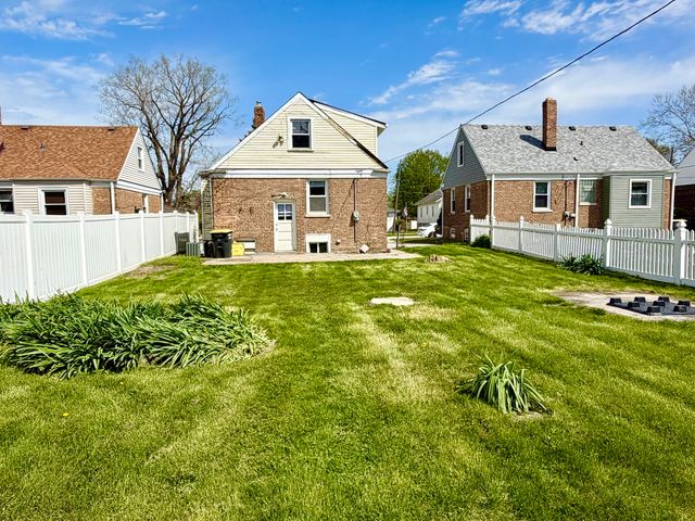 17826 SCHOOL Street, Lansing, IL 60438