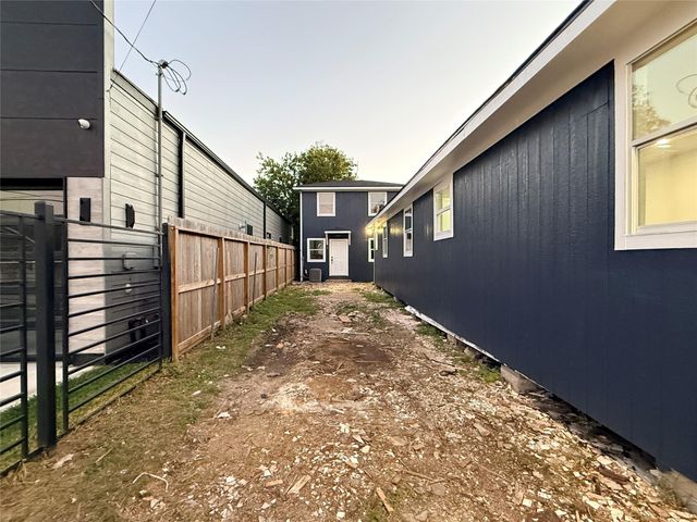 3268 Holman St 3, Houston, TX 77004