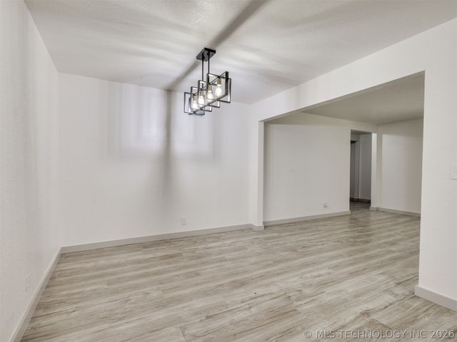 1300 N McKinley Avenue, Sand Springs, OK 74063