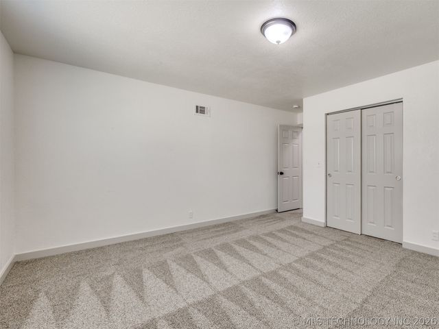 1300 N McKinley Avenue, Sand Springs, OK 74063