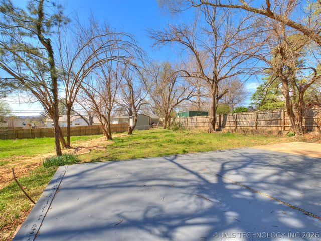 1300 N McKinley Avenue, Sand Springs, OK 74063