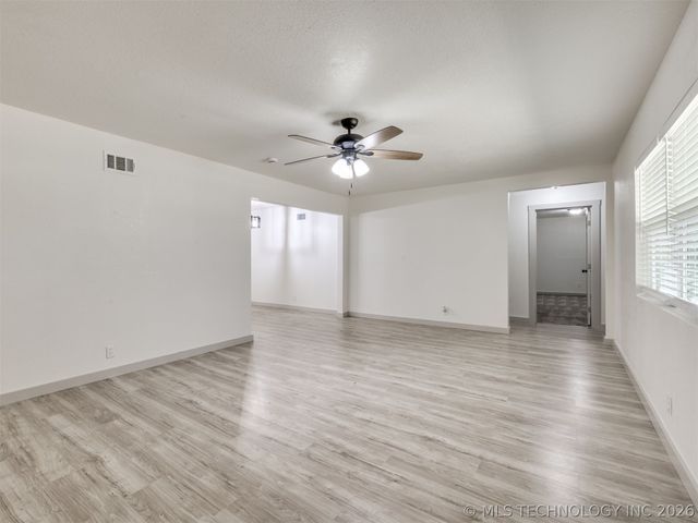 1300 N McKinley Avenue, Sand Springs, OK 74063