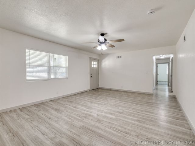 1300 N McKinley Avenue, Sand Springs, OK 74063