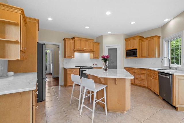 1308 Robin LANE, Racine, WI 53402