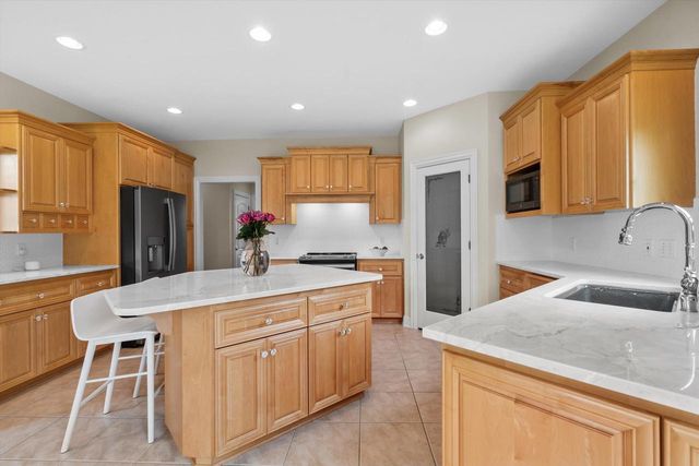 1308 Robin LANE, Racine, WI 53402