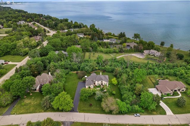 1308 Robin LANE, Racine, WI 53402