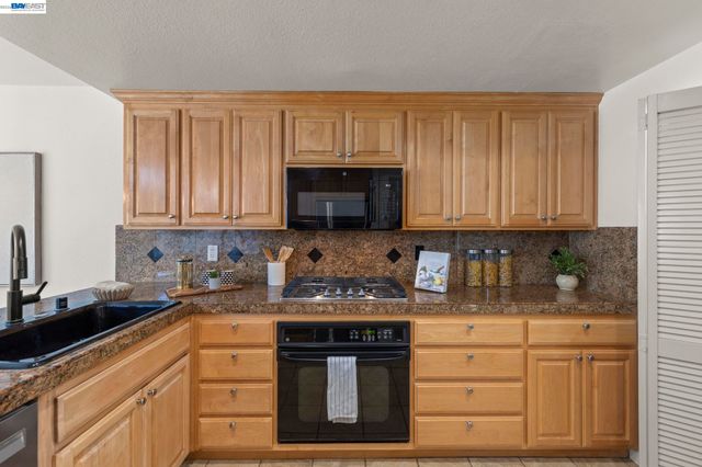 34930 Sea Cliff Ter, Fremont, CA 94555