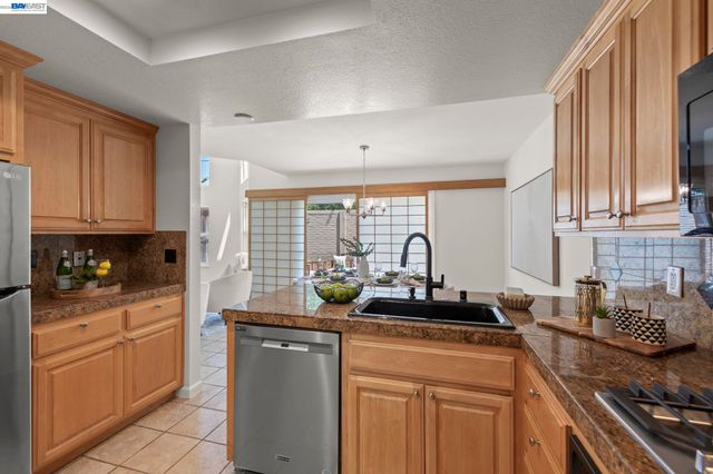 34930 Sea Cliff Ter, Fremont, CA 94555