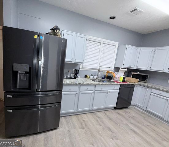 595 Mountain Harbor, Stone Mountain, GA 30087