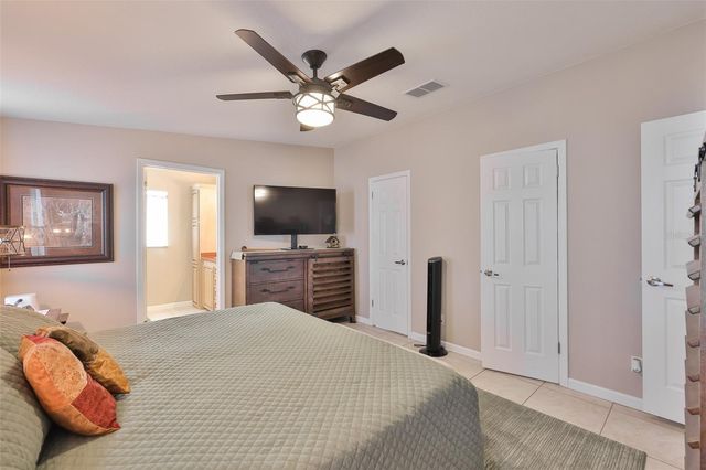 37041 NEUKOM AVENUE, Zephyrhills, FL 33541