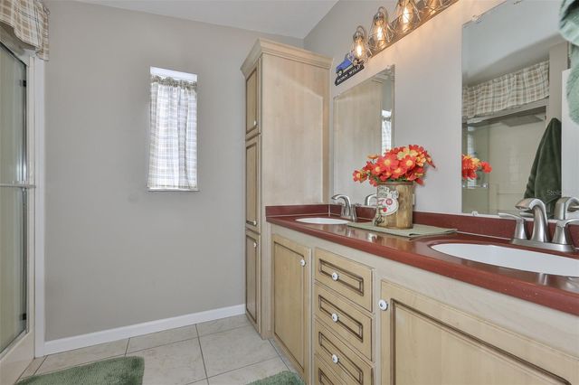 37041 NEUKOM AVENUE, Zephyrhills, FL 33541