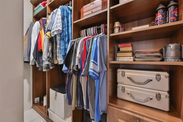 37041 NEUKOM AVENUE, Zephyrhills, FL 33541