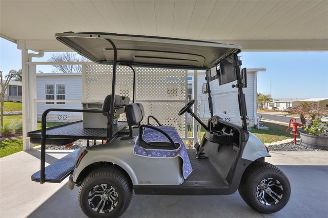 37041 NEUKOM AVENUE, Zephyrhills, FL 33541