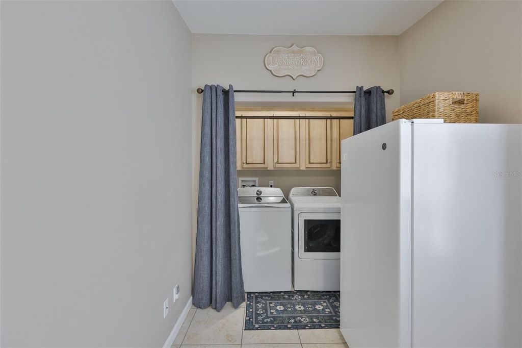 Image 14 of property listing at 37041 NEUKOM AVENUE, Zephyrhills, FL 33541