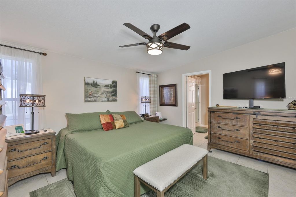 Image 18 of property listing at 37041 NEUKOM AVENUE, Zephyrhills, FL 33541