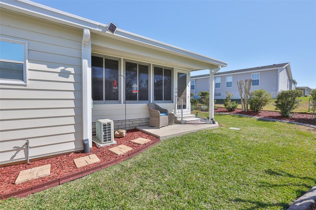 Image 32 of property listing at 37041 NEUKOM AVENUE, Zephyrhills, FL 33541