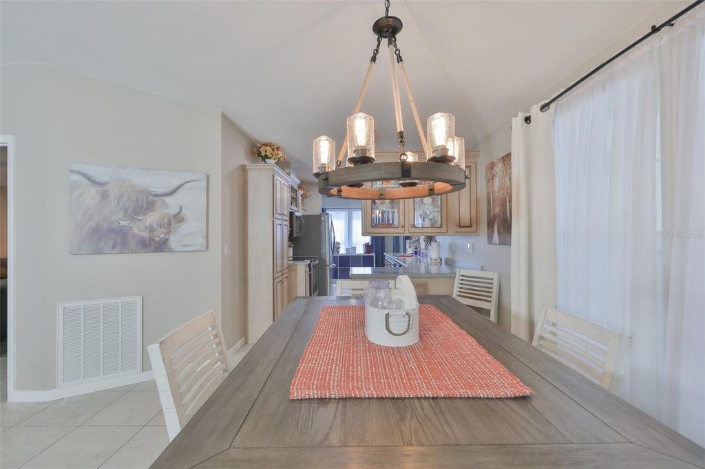 Image 7 of property listing at 37041 NEUKOM AVENUE, Zephyrhills, FL 33541