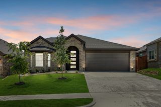 8213 Leopard Pass, Godley, TX 76044