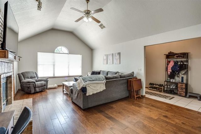 9925 Fox Fair Hollow, Midwest City, OK 73130