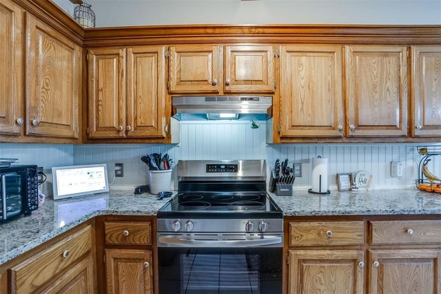 9925 Fox Fair Hollow, Midwest City, OK 73130