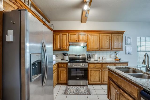 9925 Fox Fair Hollow, Midwest City, OK 73130