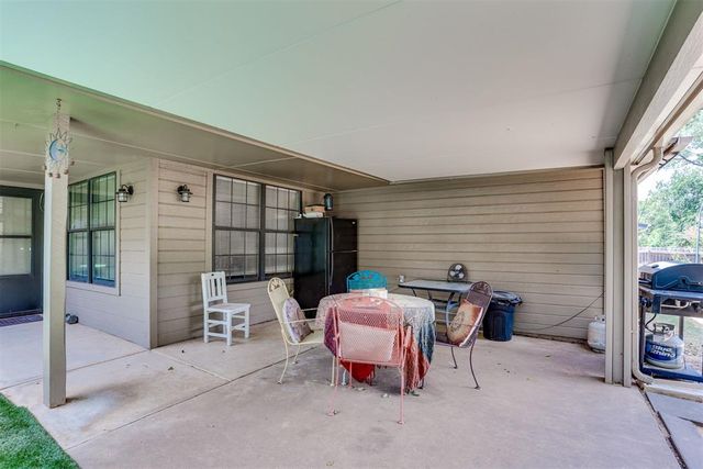 9925 Fox Fair Hollow, Midwest City, OK 73130