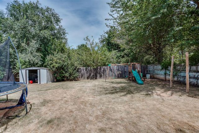 9925 Fox Fair Hollow, Midwest City, OK 73130