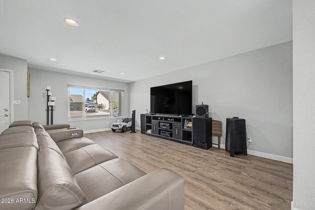 2357 W BETTY ELYSE Lane, Phoenix, AZ 85023