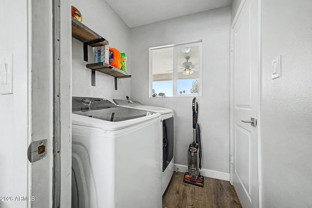 2357 W BETTY ELYSE Lane, Phoenix, AZ 85023