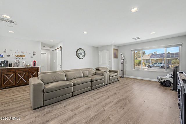 2357 W BETTY ELYSE Lane, Phoenix, AZ 85023