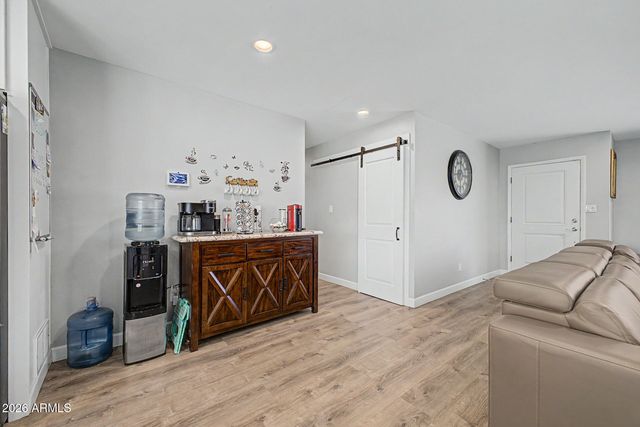 2357 W BETTY ELYSE Lane, Phoenix, AZ 85023