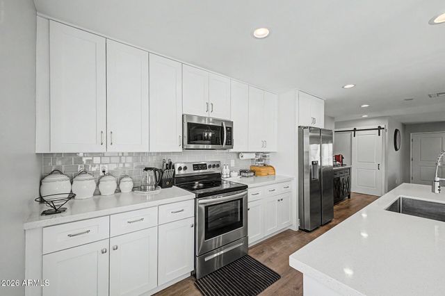 2357 W BETTY ELYSE Lane, Phoenix, AZ 85023