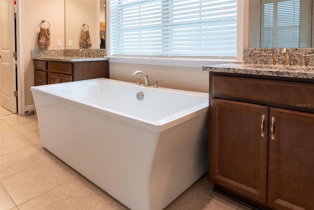 8112 CLEOBURY DRIVE, Orlando, FL 32832