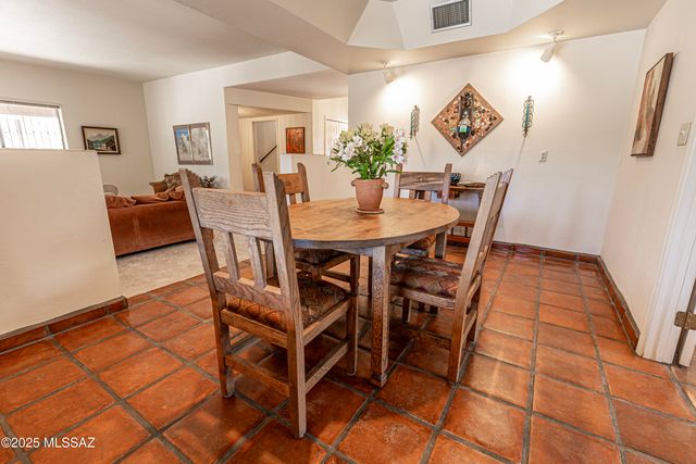 3352 N Riverbend Ci Circle N, Tucson, AZ 85750