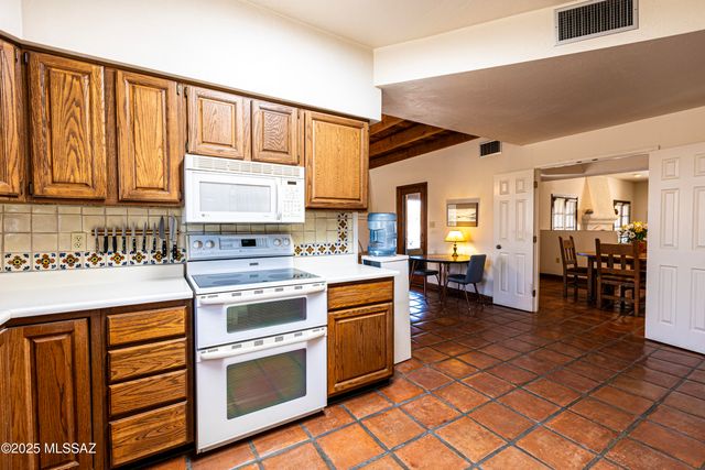 3352 N Riverbend Ci Circle N, Tucson, AZ 85750