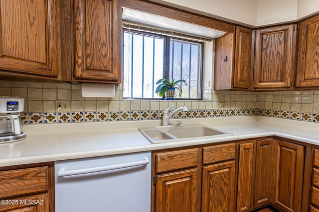 3352 N Riverbend Ci Circle N, Tucson, AZ 85750