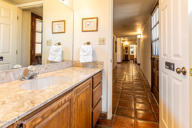 3352 N Riverbend Ci Circle N, Tucson, AZ 85750