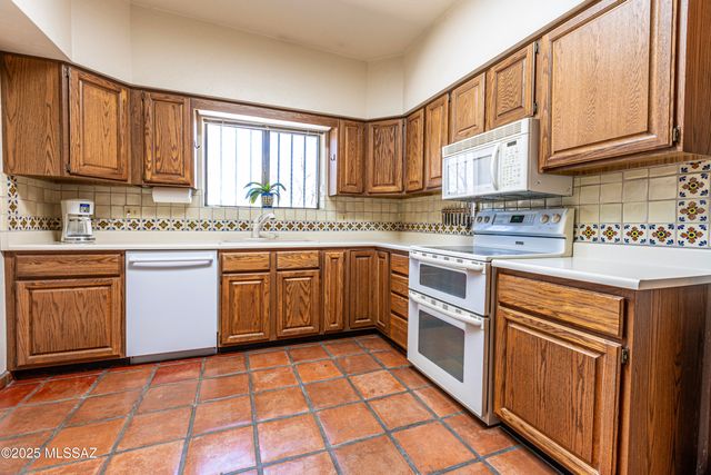 3352 N Riverbend Ci Circle N, Tucson, AZ 85750