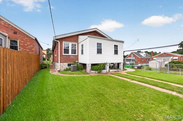 4327 Tyrolean Avenue, St Louis, MO 63116