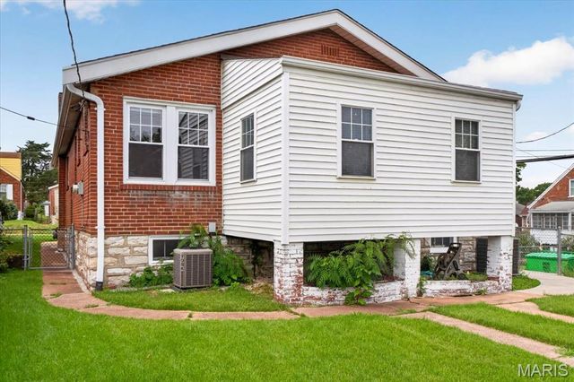 4327 Tyrolean Avenue, St Louis, MO 63116