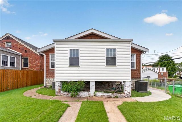 4327 Tyrolean Avenue, St Louis, MO 63116
