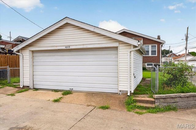 4327 Tyrolean Avenue, St Louis, MO 63116