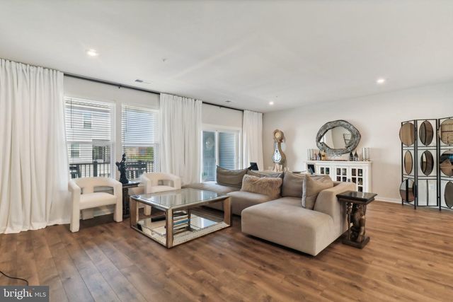 44501 WOLFHOUND SQ, Ashburn, VA 20147